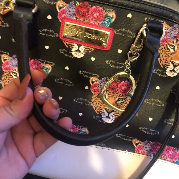 Betsey Johnson - Picture 5 of 8